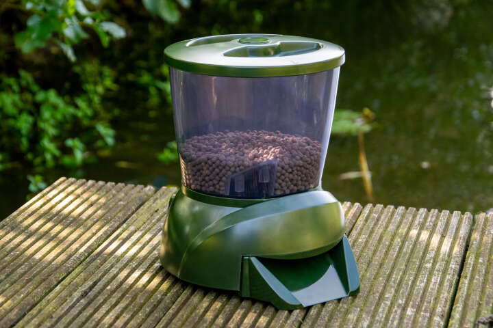 dobar Teichfischfutterautomat